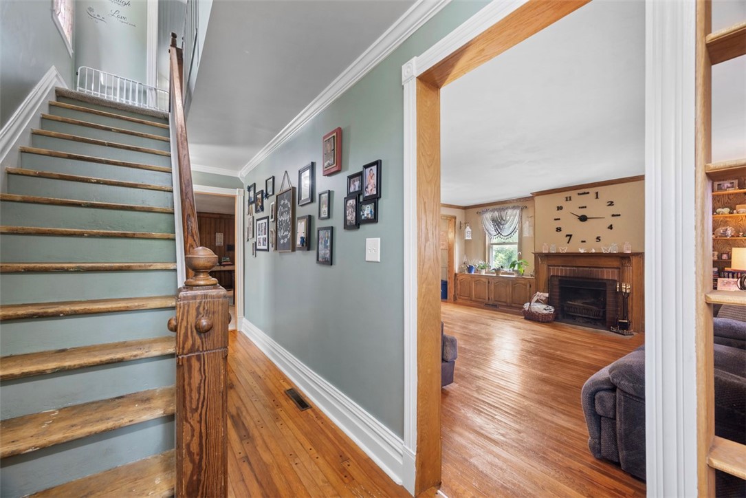 111 Hillcrest Dr