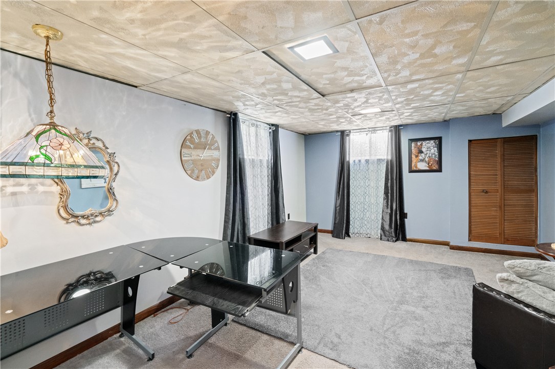 402 Sandy Hill Rd