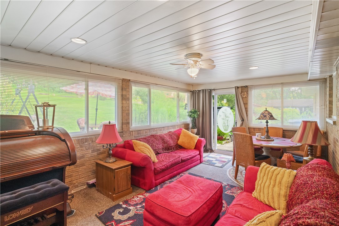 402 Sandy Hill Rd