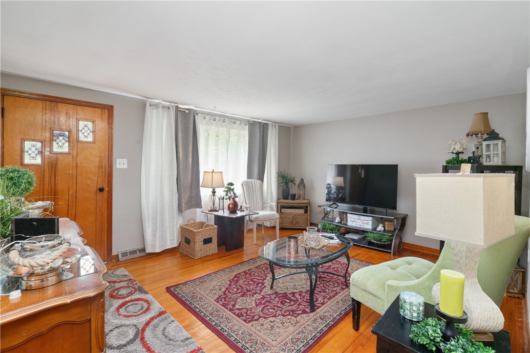 402 Sandy Hill Rd