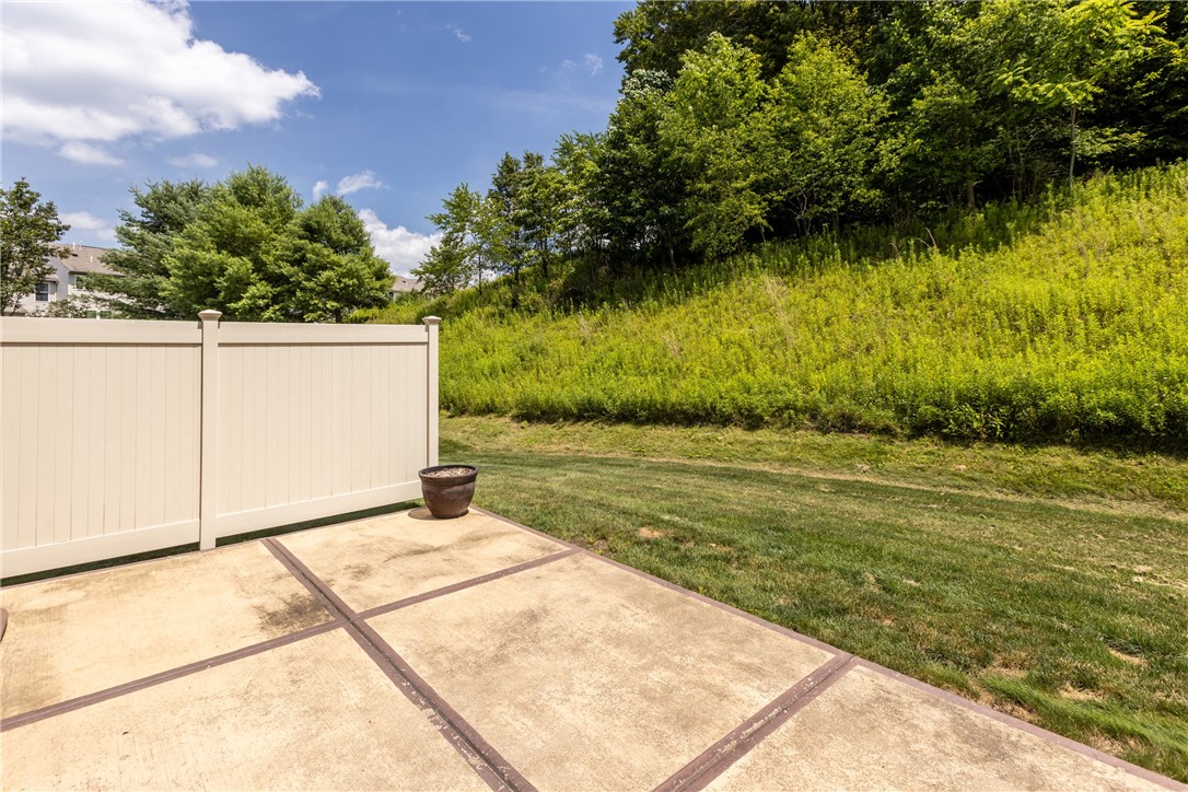 106 Broadstone Dr