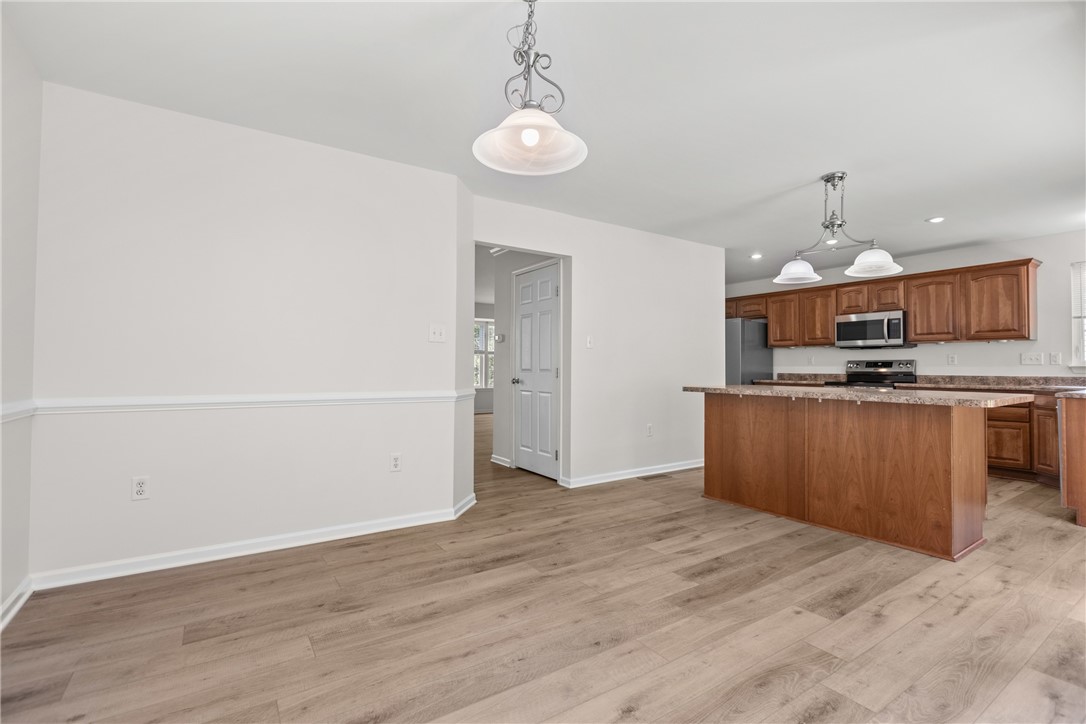 106 Broadstone Dr
