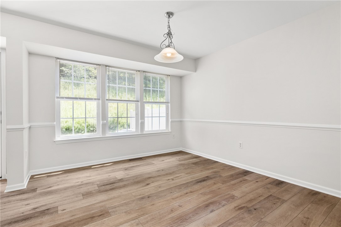 106 Broadstone Dr