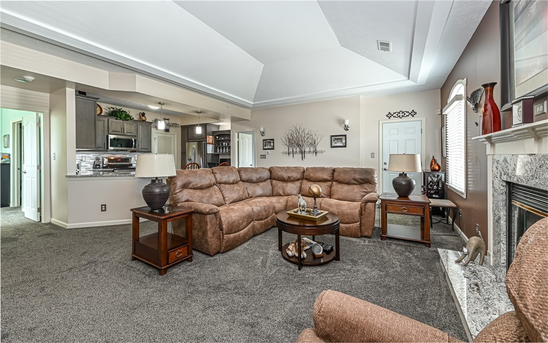 208 Adams Pointe Blvd 6