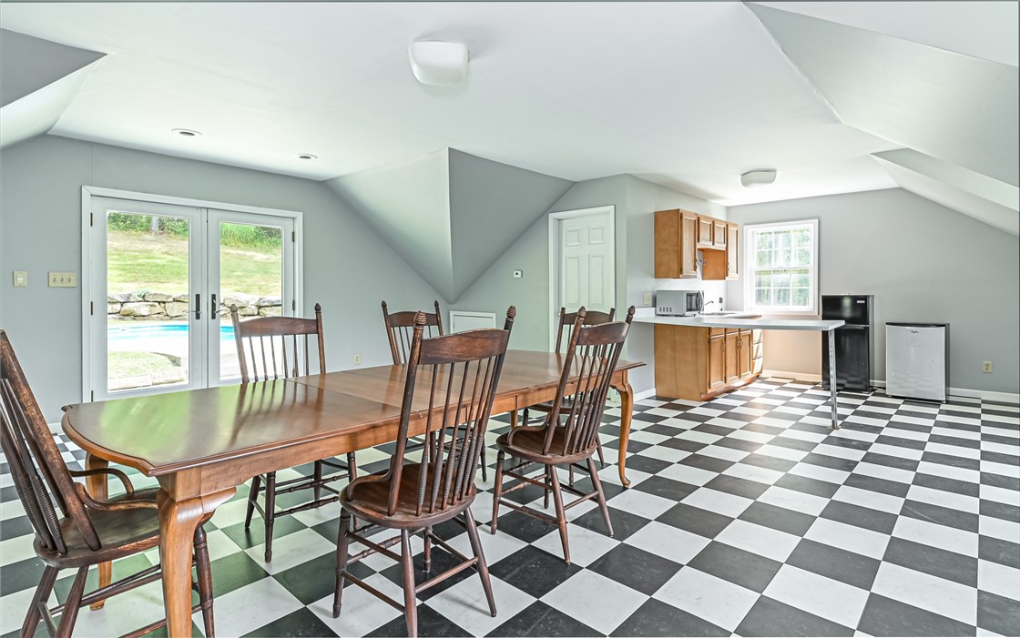 161 Pine Hill Way
