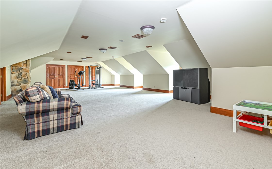 161 Pine Hill Way