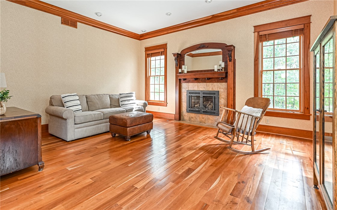 161 Pine Hill Way