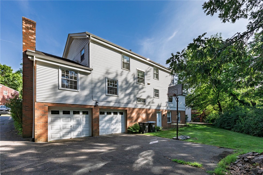1910 Overland Ct