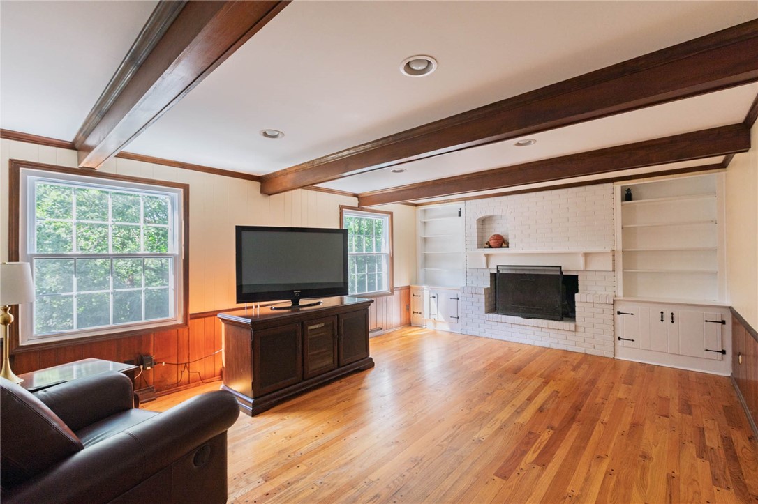 1910 Overland Ct