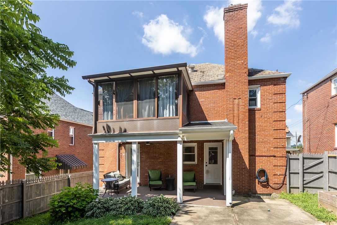 2153 Walton Ave