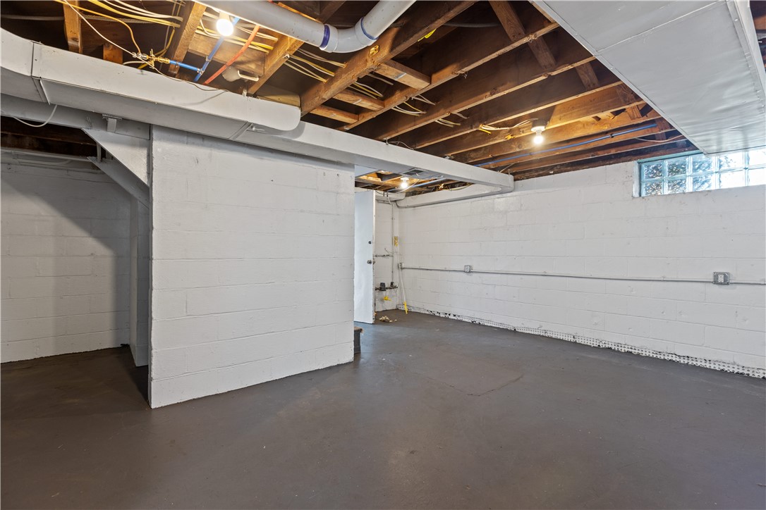 2153 Walton Ave