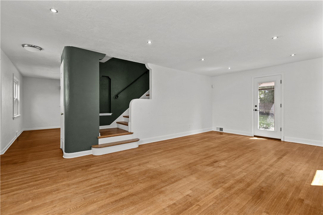 2153 Walton Ave