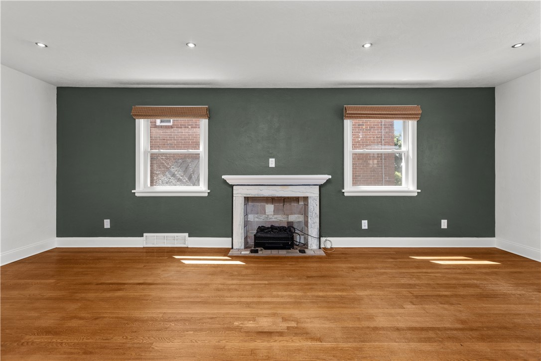 2153 Walton Ave