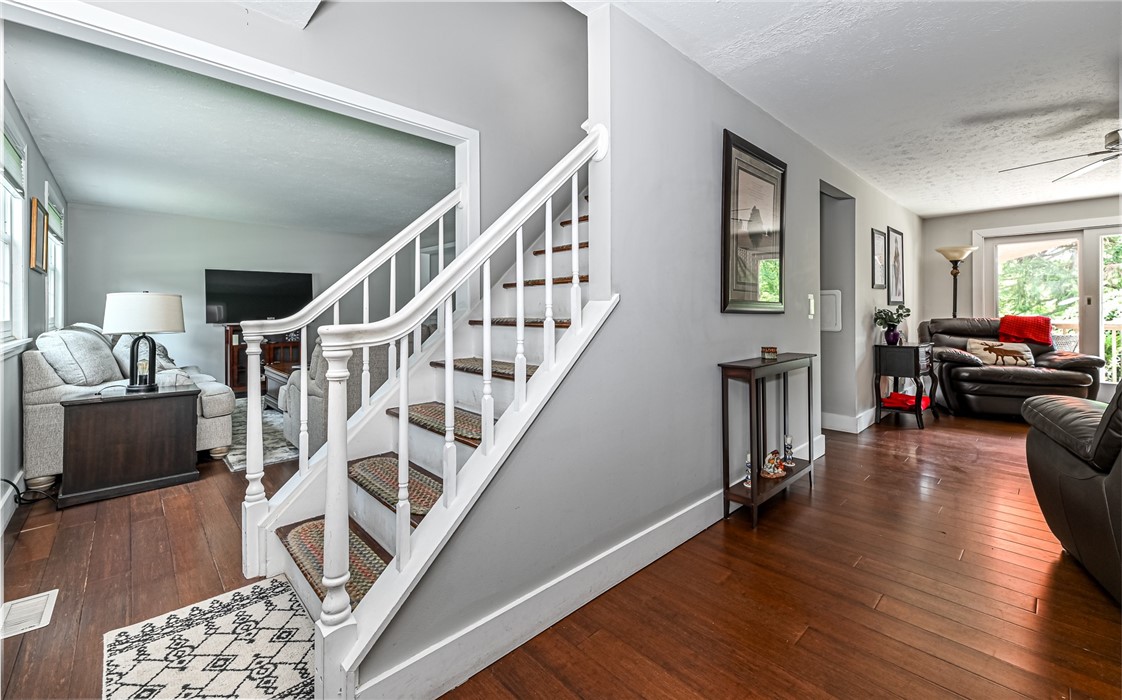 1523 Mountainview Dr
