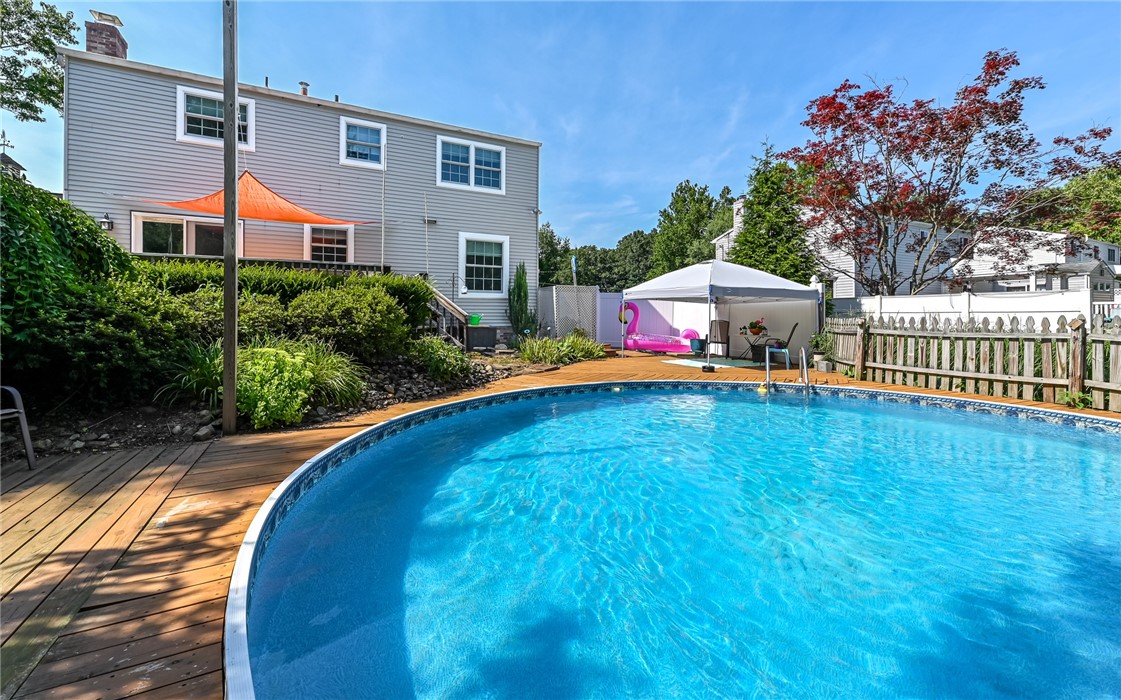 1523 Mountainview Dr