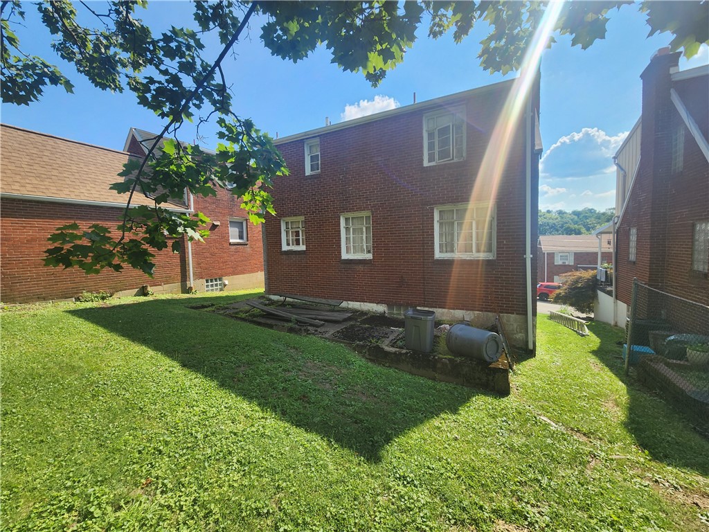 3337 Kaufmann Ave