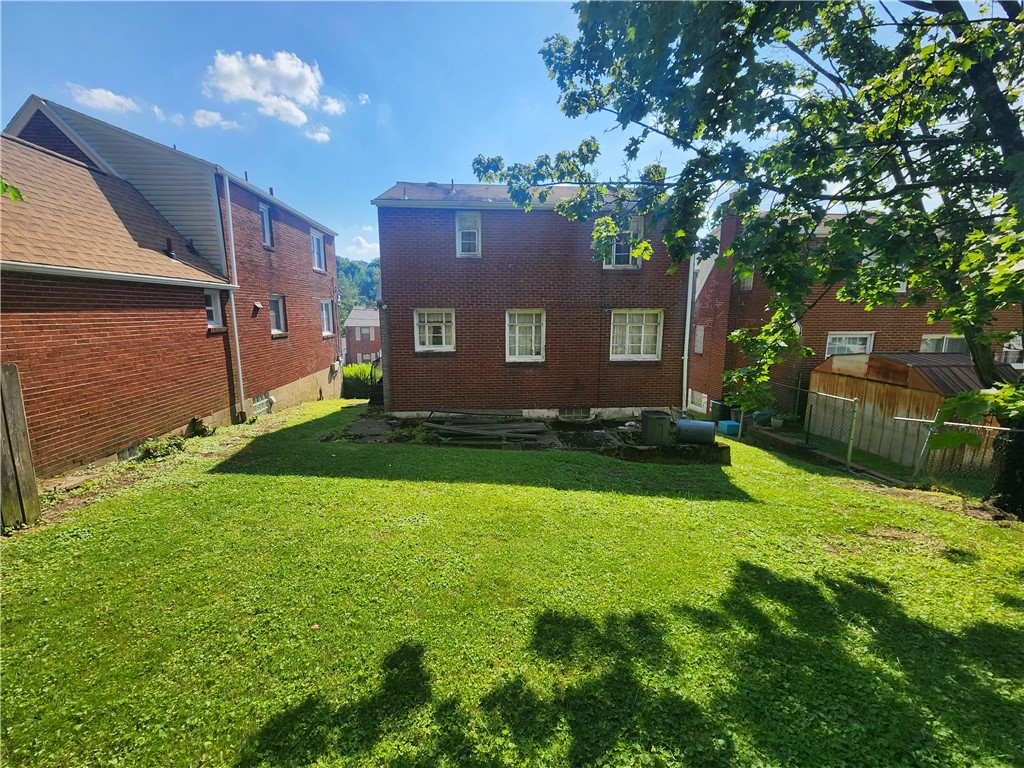 3337 Kaufmann Ave