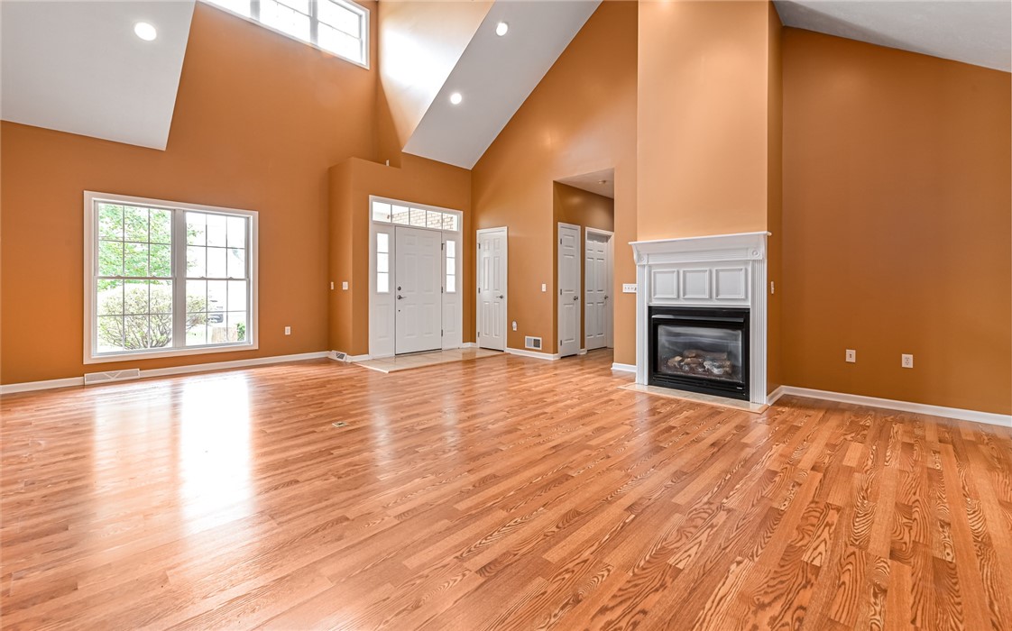 100 Heron Ln