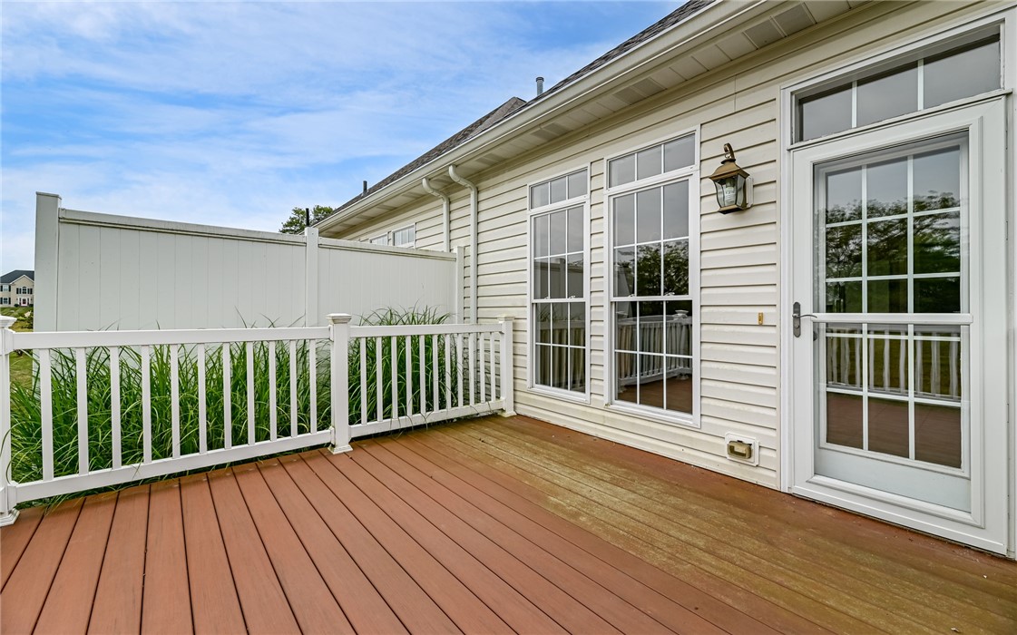 100 Heron Ln