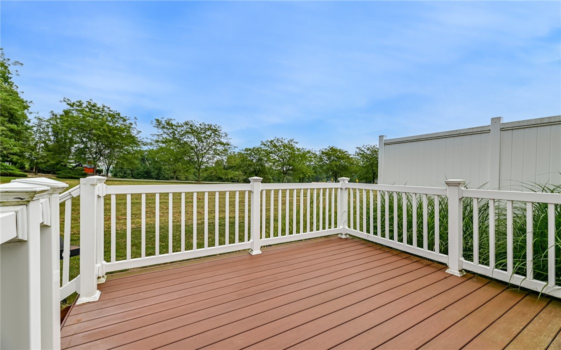 100 Heron Ln