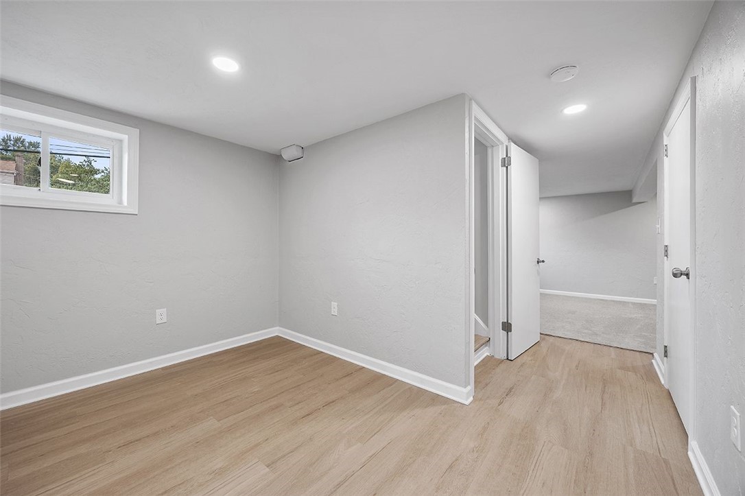 1607 Leona Ave