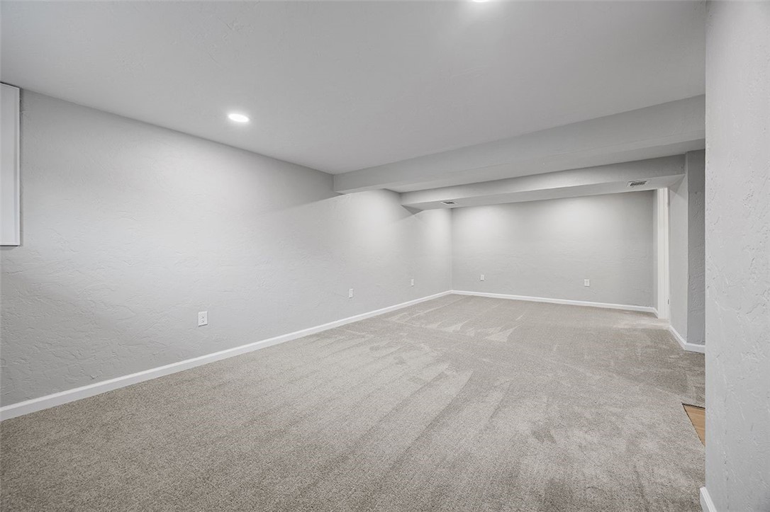 1607 Leona Ave
