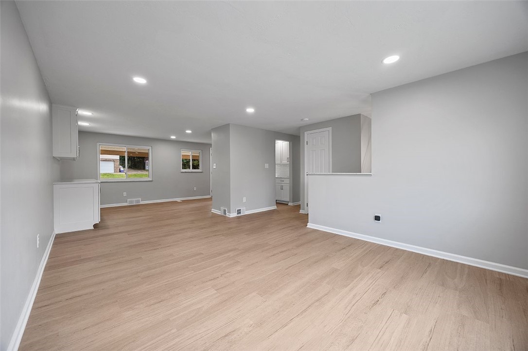 1607 Leona Ave