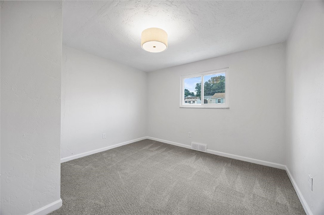 1607 Leona Ave