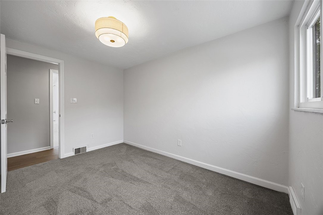 1607 Leona Ave
