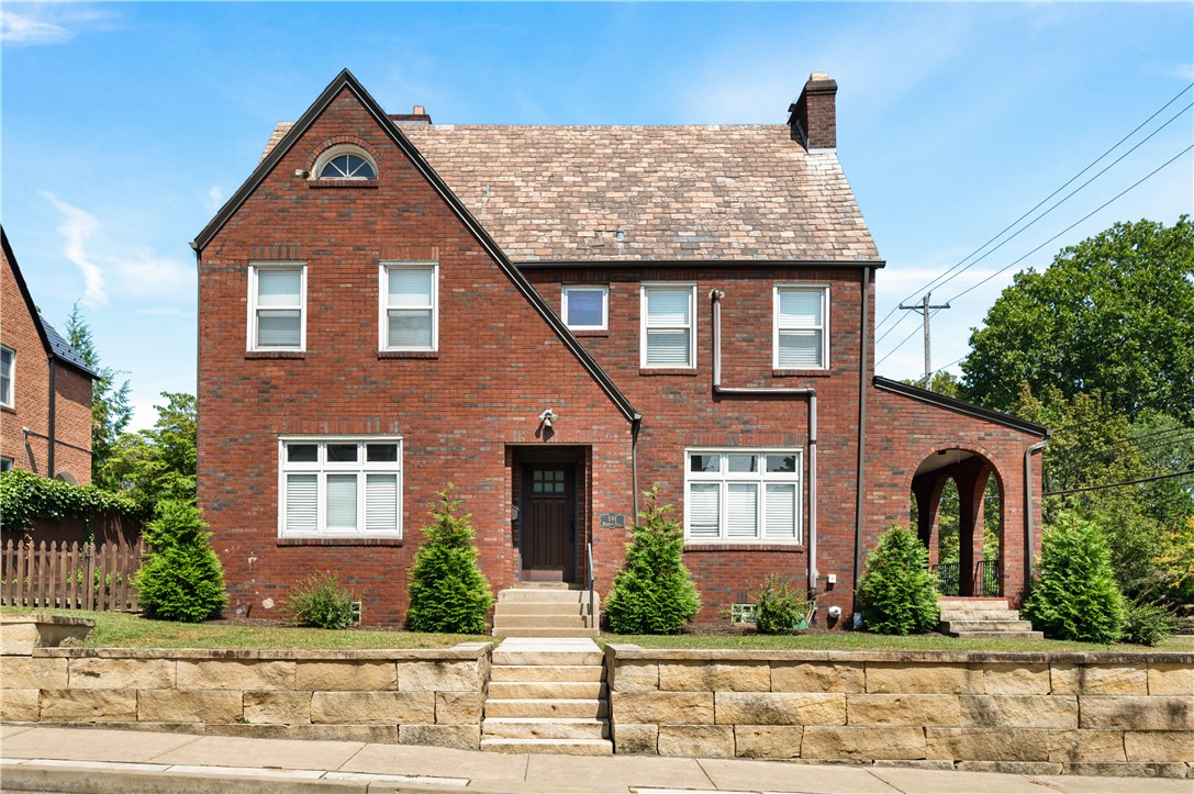 591 Moorhead Pl