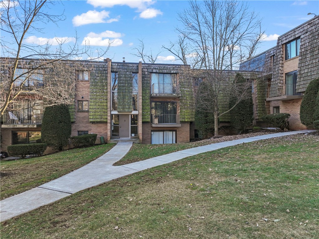 1112 Forest Green Dr