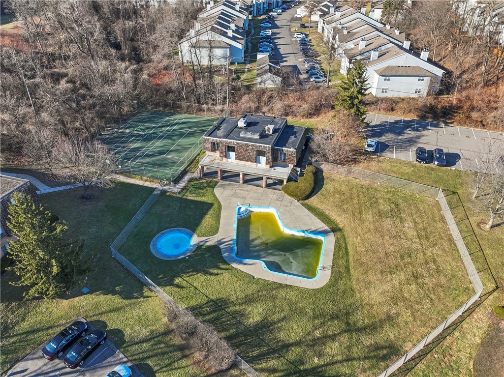 1112 Forest Green Dr