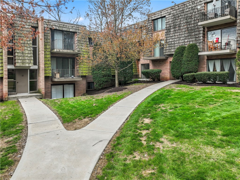 1112 Forest Green Dr
