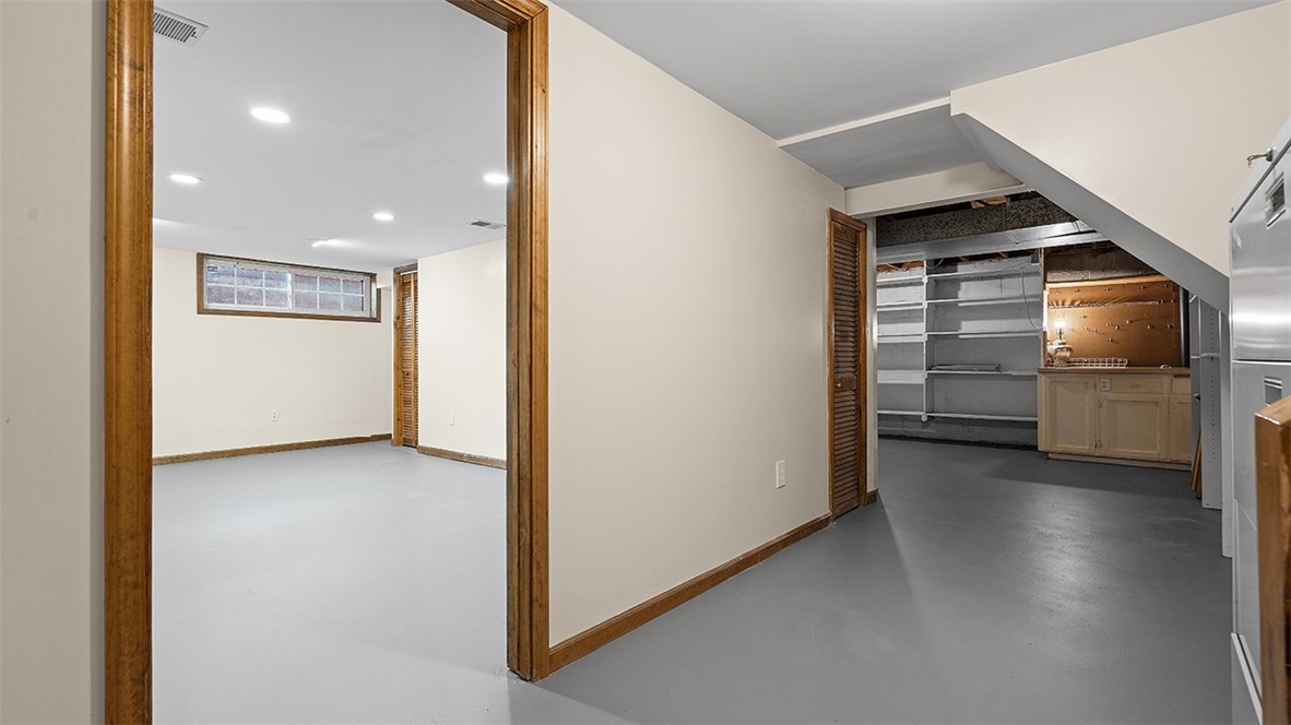 123 Oxbridge Dr