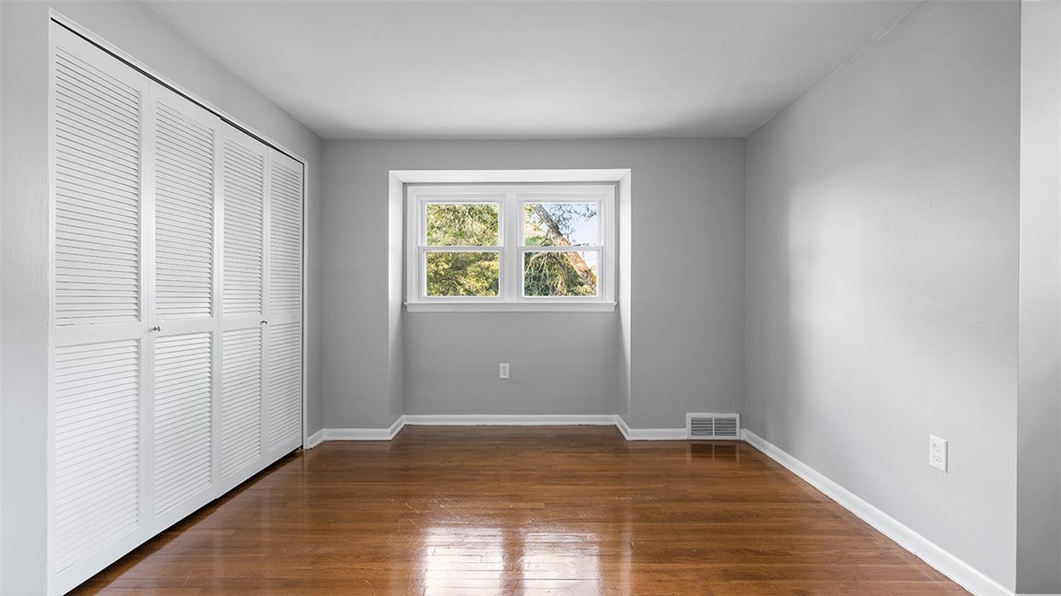 123 Oxbridge Dr