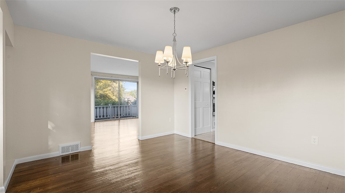 123 Oxbridge Dr