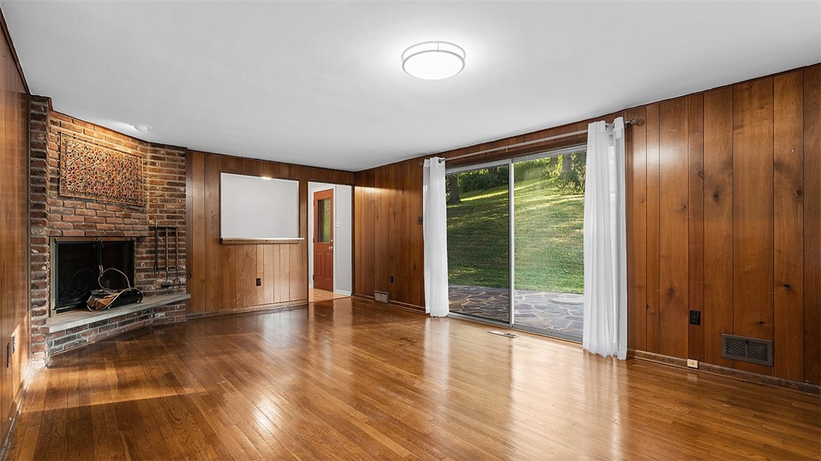 123 Oxbridge Dr