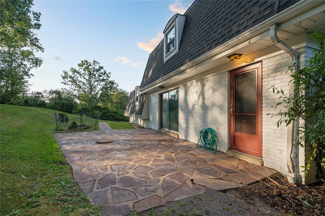 123 Oxbridge Dr