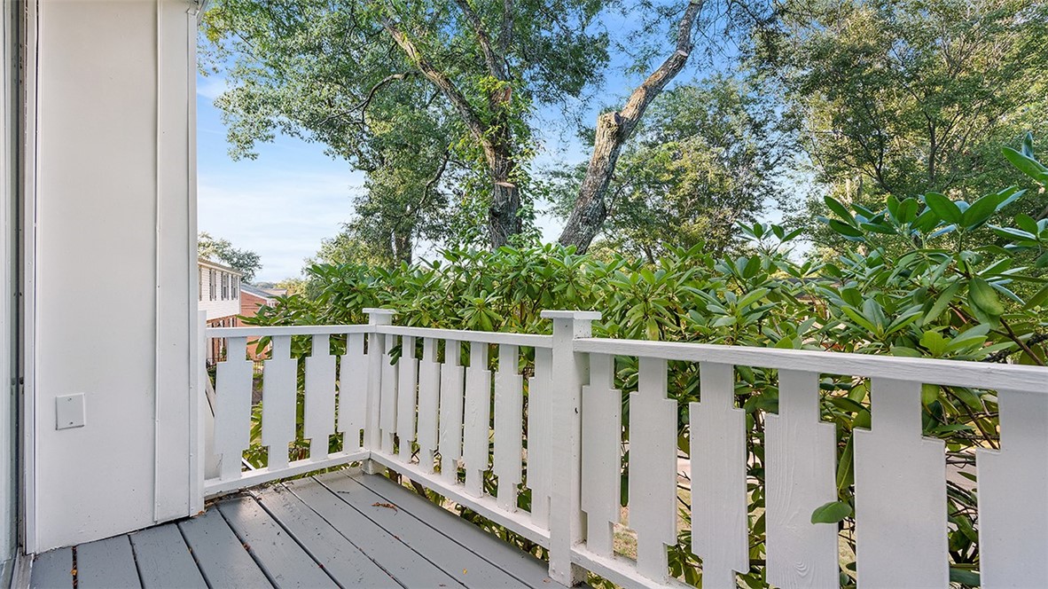 123 Oxbridge Dr