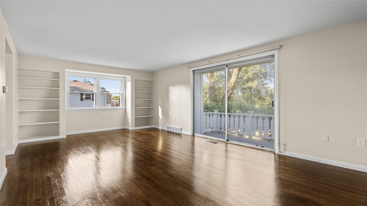 123 Oxbridge Dr