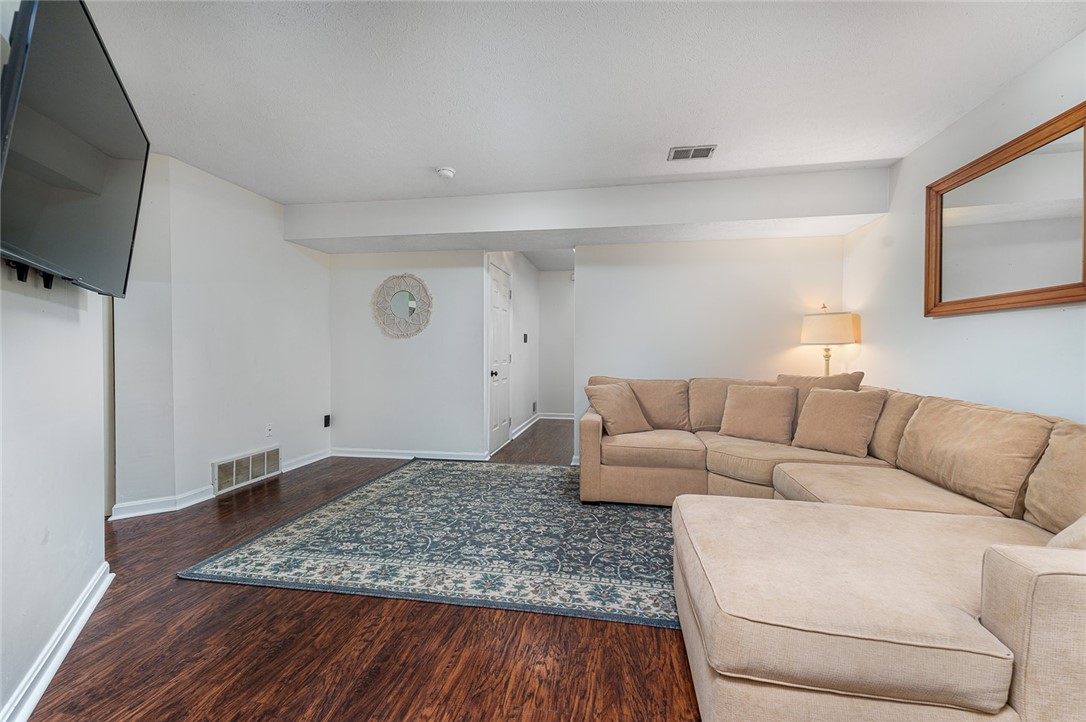 214 Commons Dr