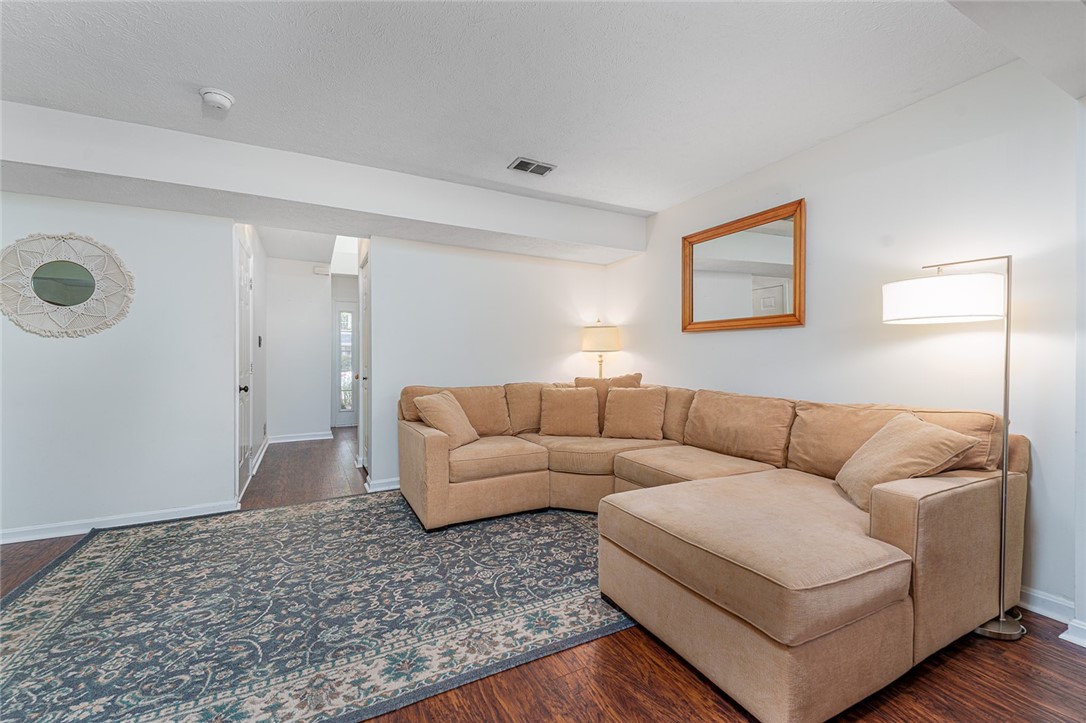 214 Commons Dr