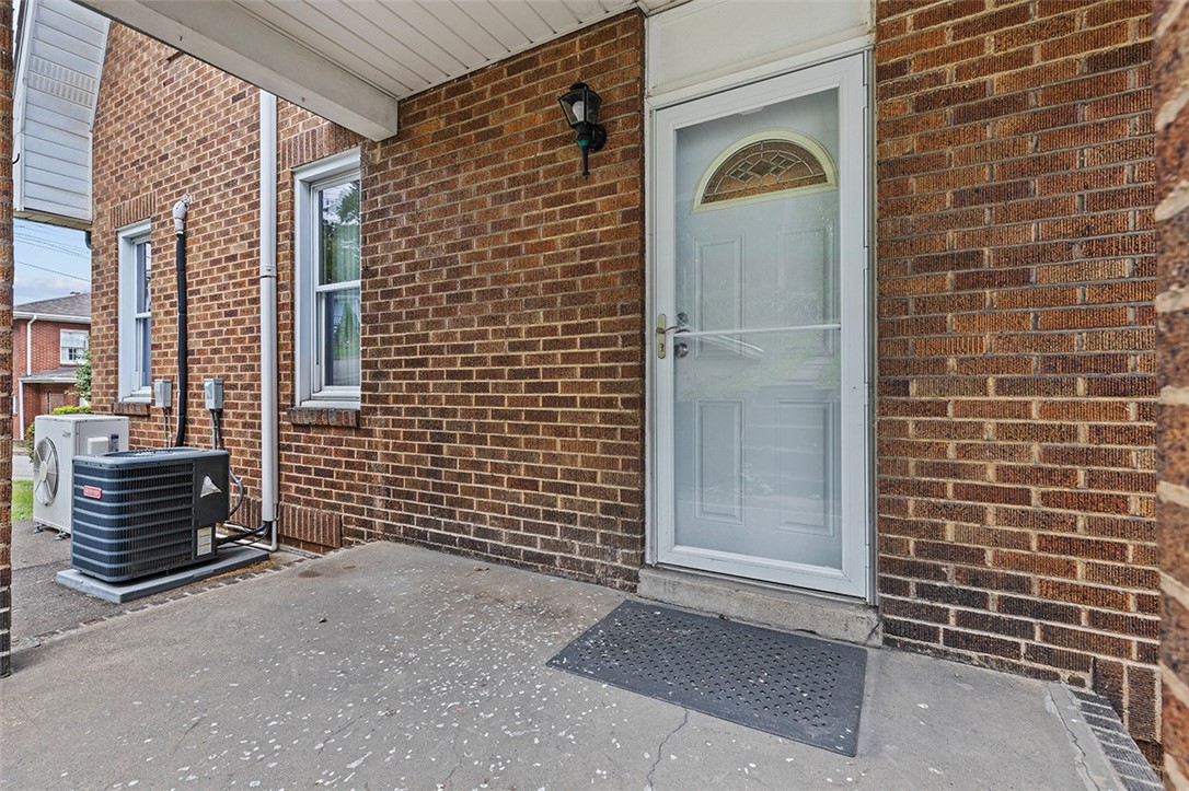 552 Halcomb Ave