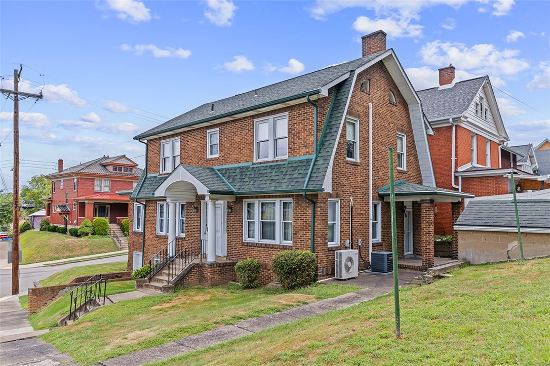 552 Halcomb Ave