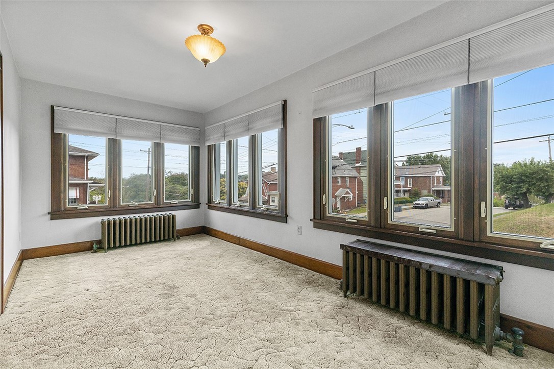 552 Halcomb Ave