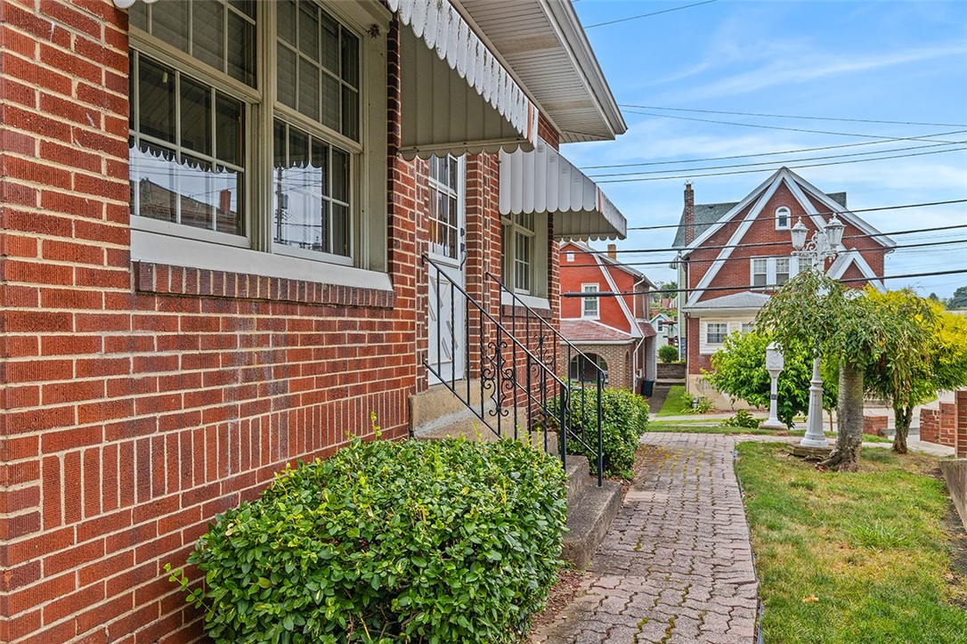602 Halcomb Ave
