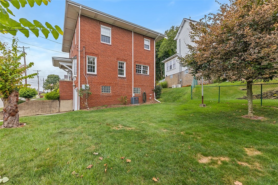 602 Halcomb Ave