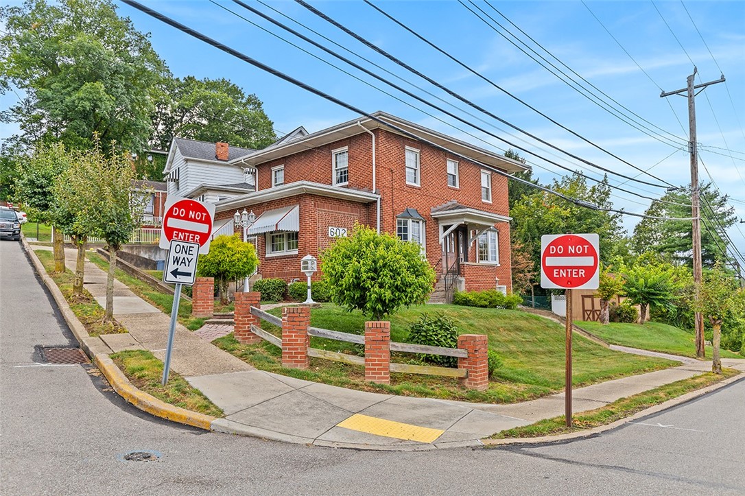 602 Halcomb Ave