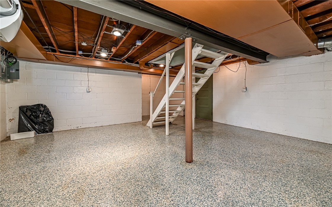 633 Roosevelt Ave