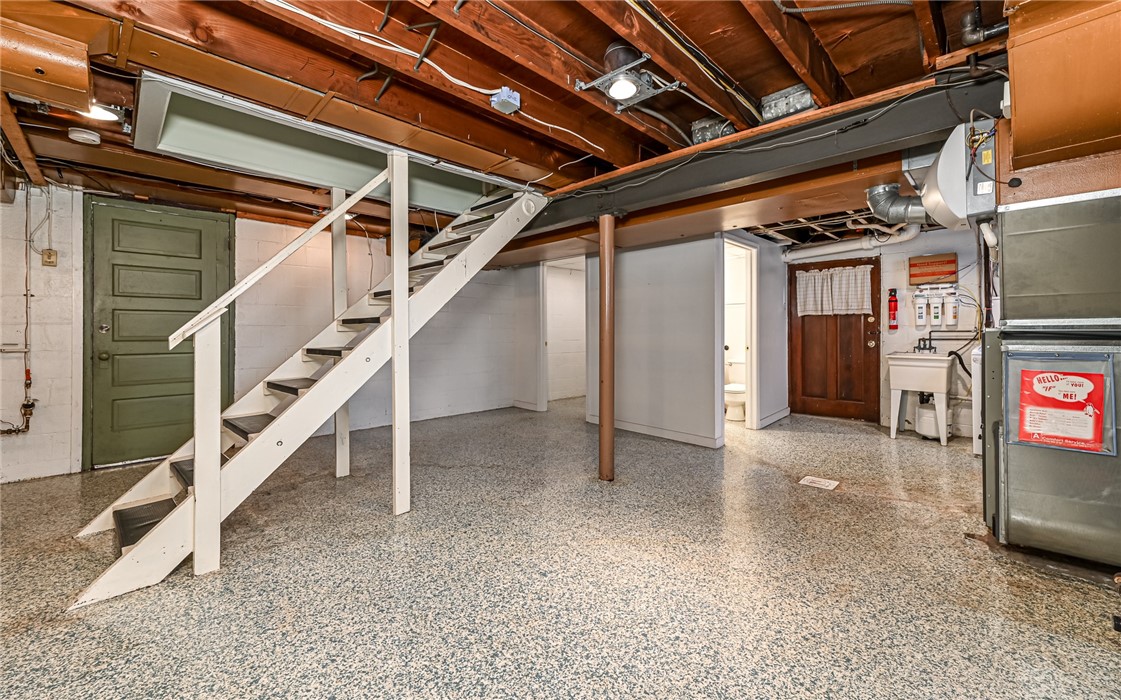 633 Roosevelt Ave